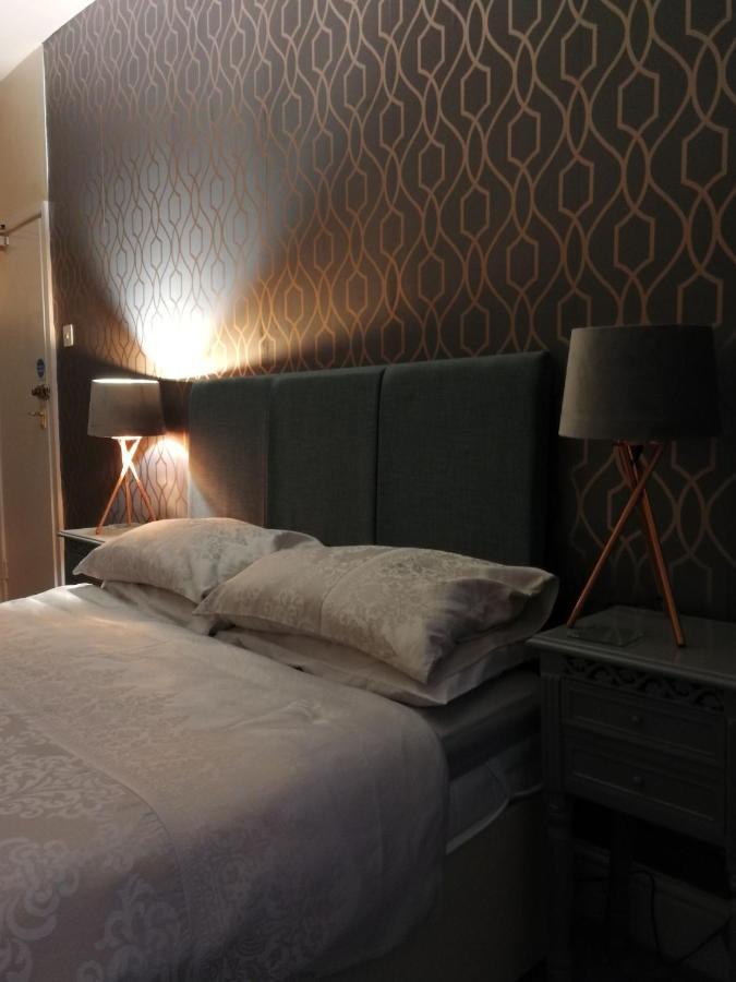 Wavecrest Hotel Holyhead Eksteriør billede