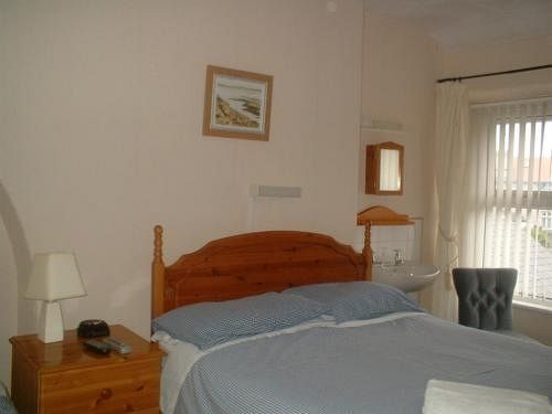 Wavecrest Hotel Holyhead Eksteriør billede