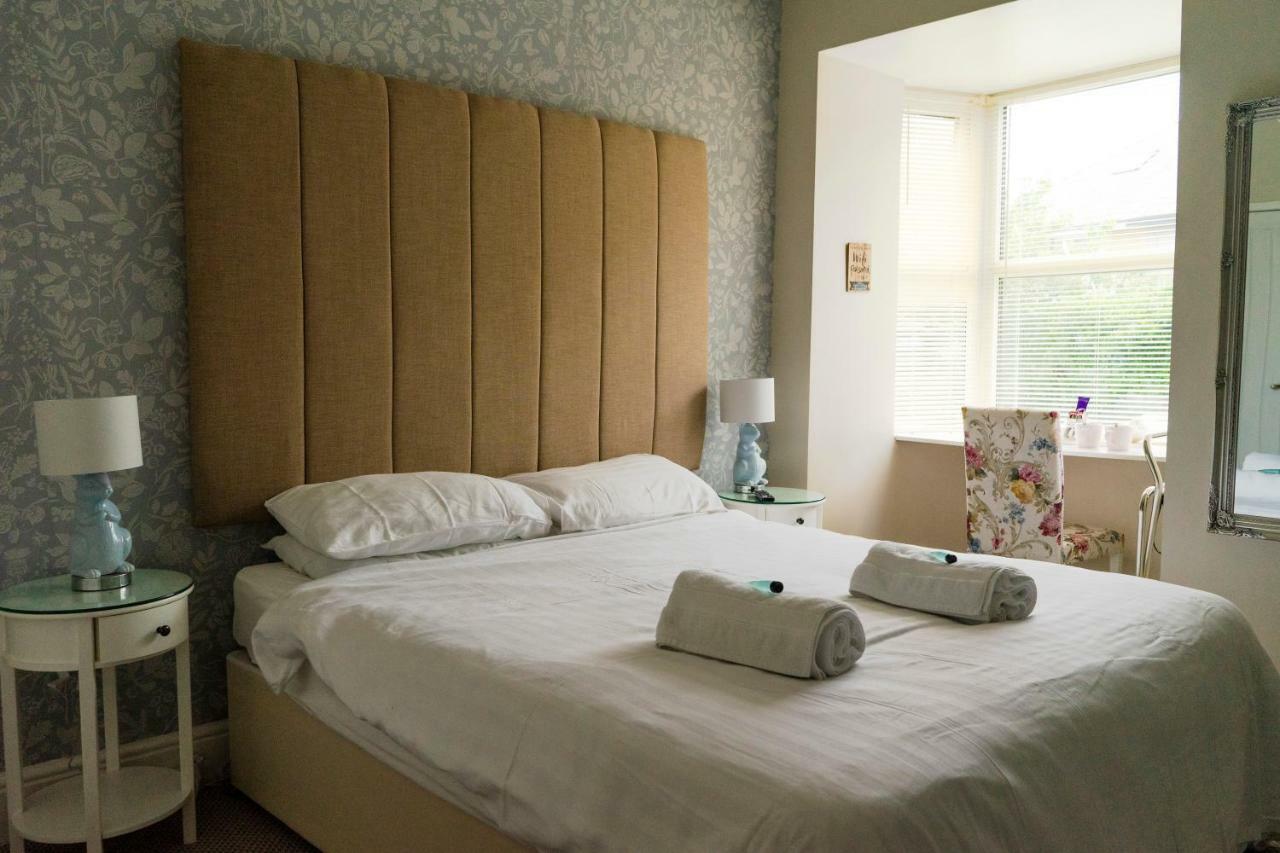 Wavecrest Hotel Holyhead Eksteriør billede